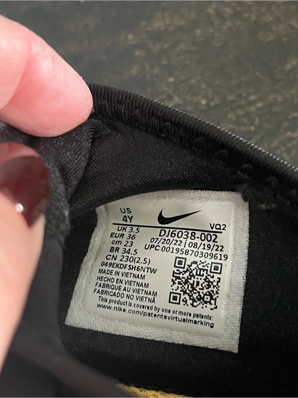 Nike kids slip